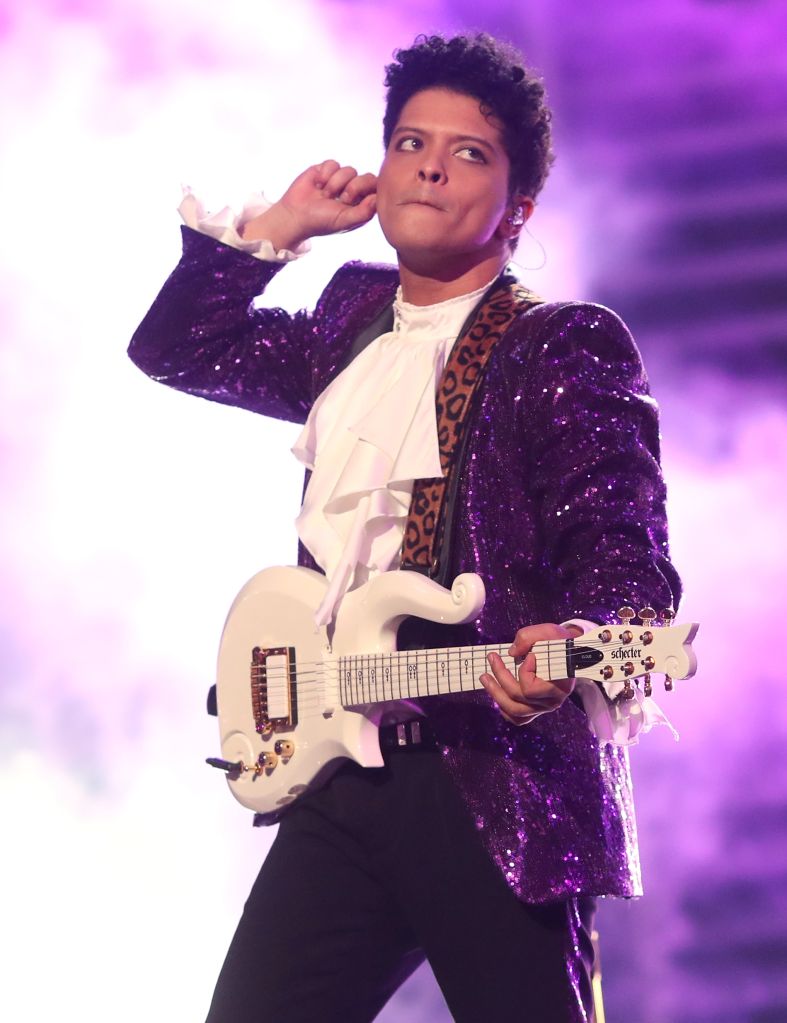 The 59th GRAMMY Awards - Roaming Show
